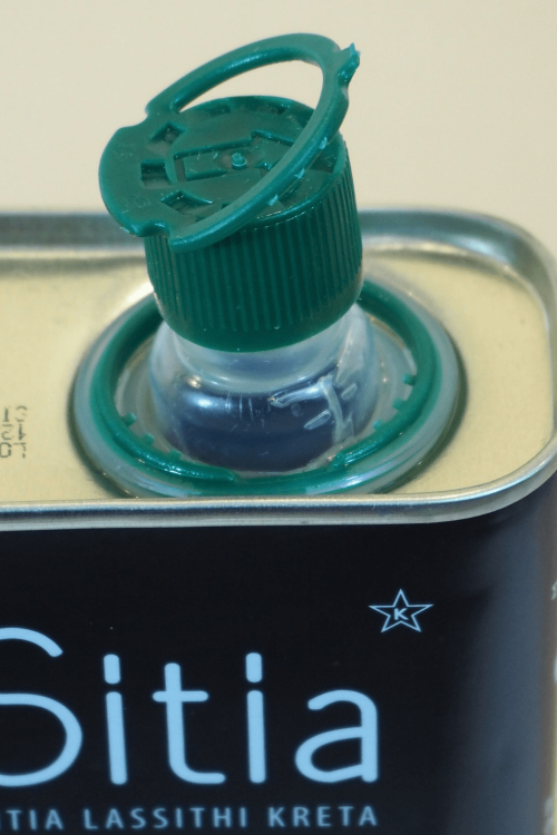 Grecka oliwa Sitia 0,2% 5 l – widok nalewaka