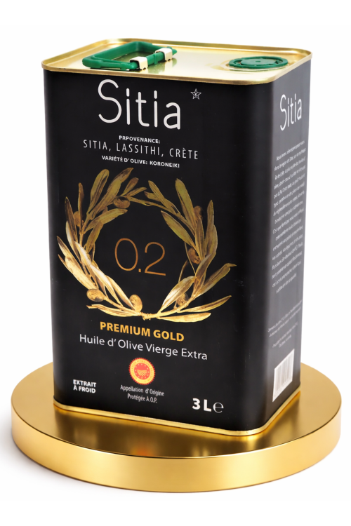 Zbliżenie opakowania oliwy z oliwek Extra Virgin Sitia 0,2% 3 l