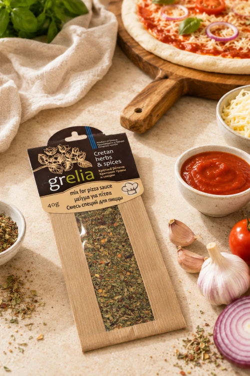 Mieszanka do sosu pizzowego 40 g przy miseczce z czerwonym sosem pomidorowym