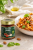 Słoiczek Zigante pesto istryjskiego z truflą obok makaronu i suszonych pomidorów