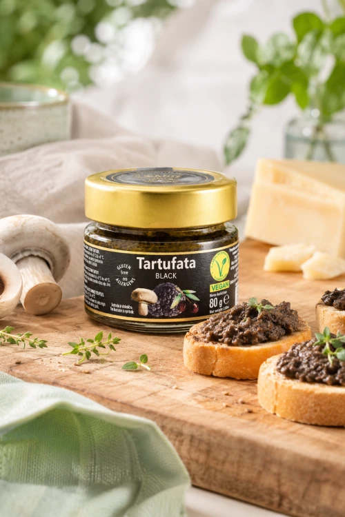 Chorwacka pasta truflowa z pieczarkami i oliwkami podana na bruschetcie