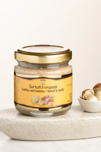Słoiczek Zigante Tartufata Boletus 80 g w kompozycji jasnej obok grzybów borowików