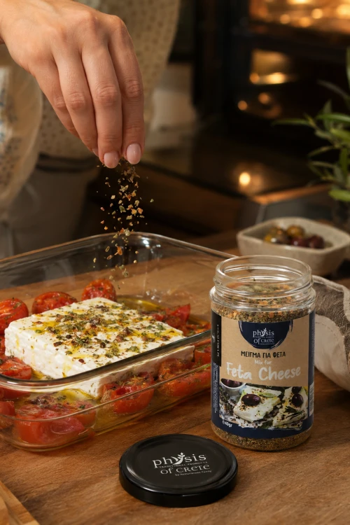 Grecki mix przypraw do sera feta Physis of Crete 40 g obok fety i oliwy extra virgin
